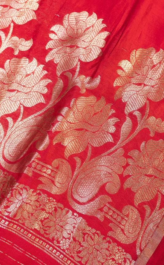 Zari Kardwa Buta Chaniya Silk Suit Set