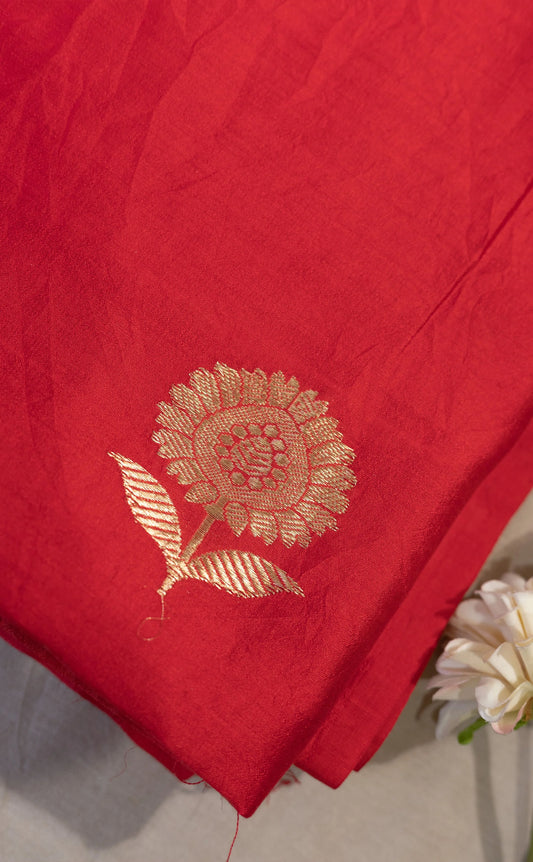 Zari Kardwa Buta Chaniya Silk Suit Set